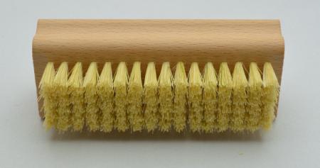 Handwaschbürste und Nagelbürste Buchenholz naturbelassen mit Griffmulden. 6 und 4 Reihen helle harte Naturborsten.